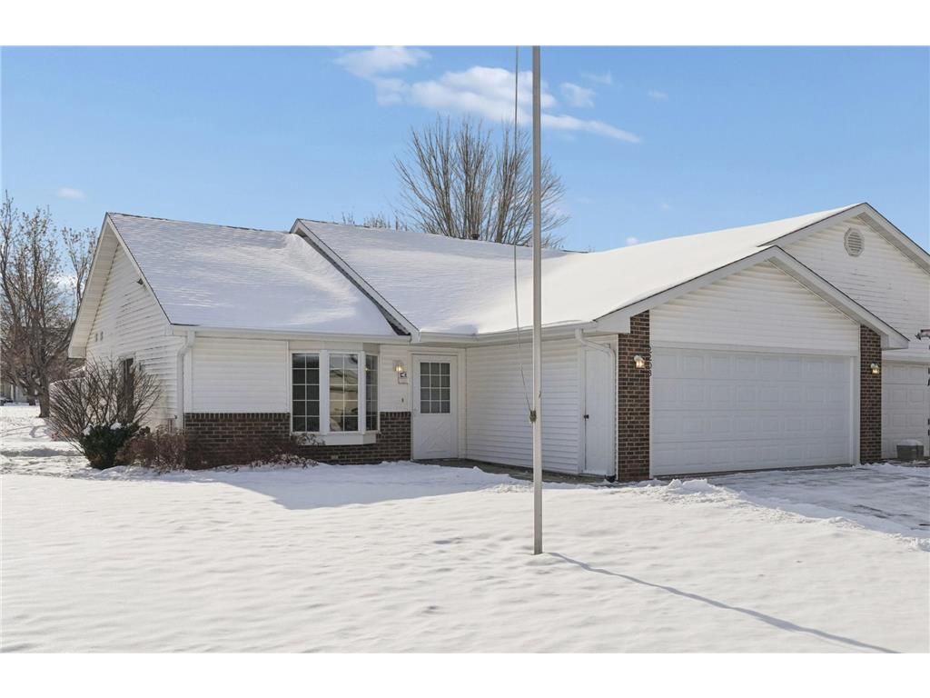 2208 Cattail Way, Hudson, WI 54016