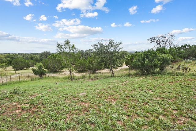 154 Oak Lawn, Bandera, TX 78003