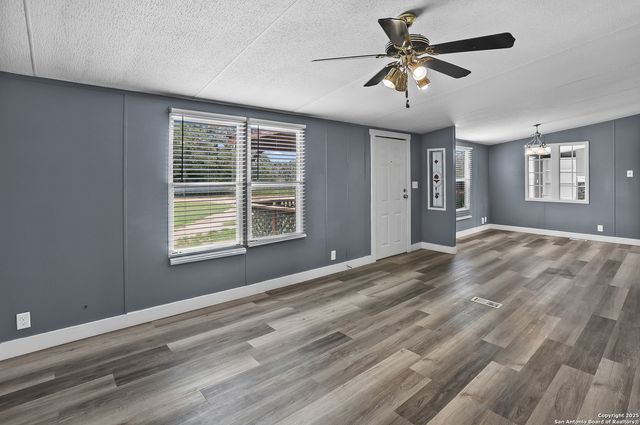 154 Oak Lawn, Bandera, TX 78003