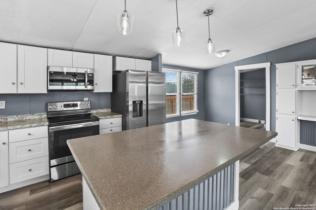 154 Oak Lawn, Bandera, TX 78003