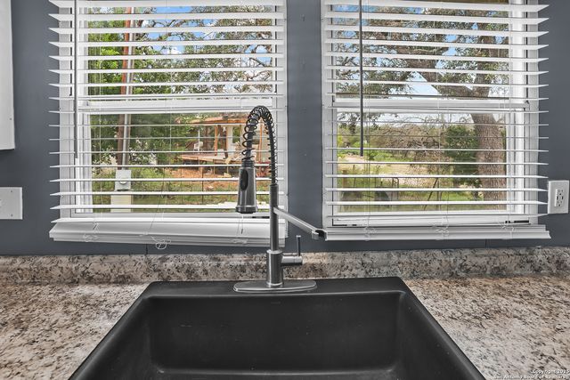 154 Oak Lawn, Bandera, TX 78003