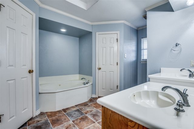 208 Catawba Road, Waxahachie, TX 75165