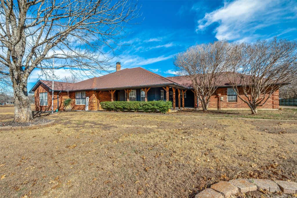 208 Catawba Road, Waxahachie, TX 75165