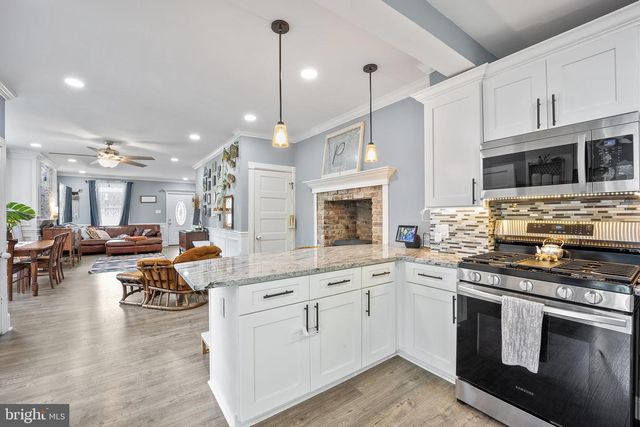 320 N CROWN ST, Morrisville, PA 19067