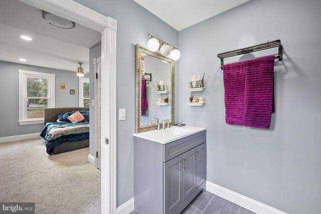 320 N CROWN ST, Morrisville, PA 19067