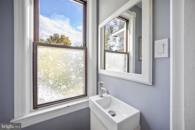 320 N CROWN ST, Morrisville, PA 19067