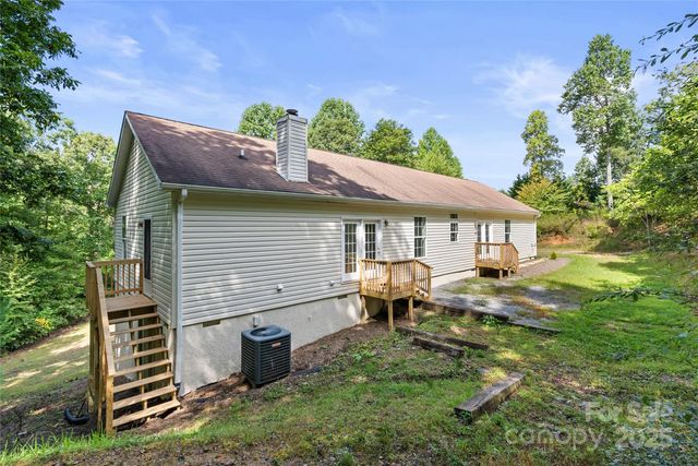 47 Red Valley Road, Penrose, NC 28766