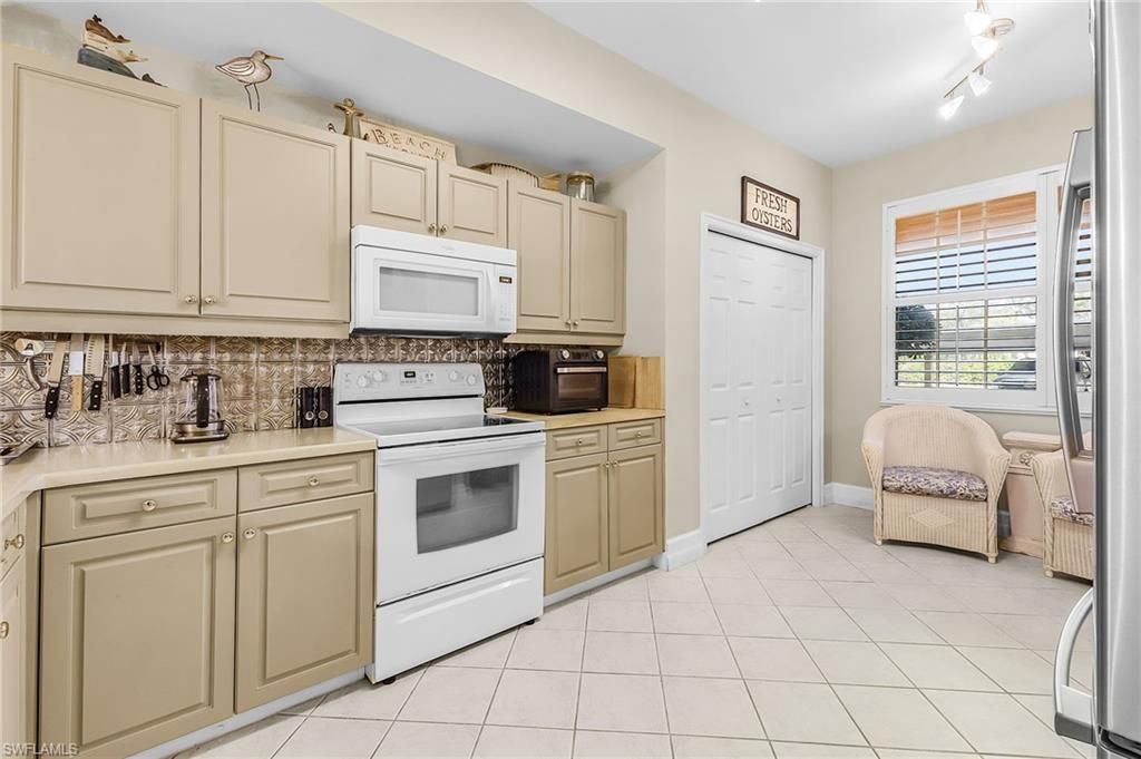 10550 Amiata WAY 104, FORT MYERS, FL 33913 — photo 2
