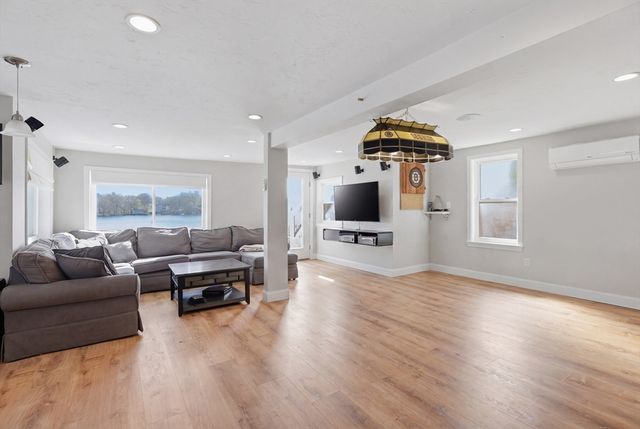 411B Lake Avenue, Worcester, MA 01604