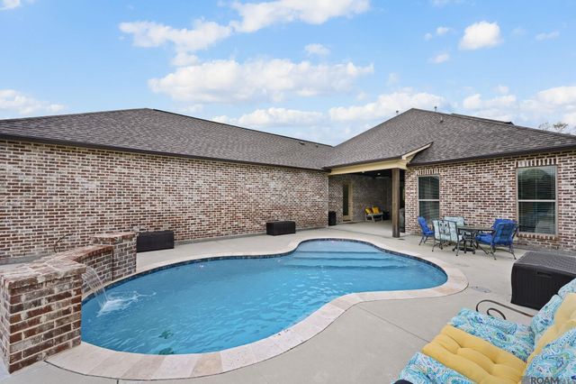 36528 Royal Oak Dr, Prairieville, LA 70769