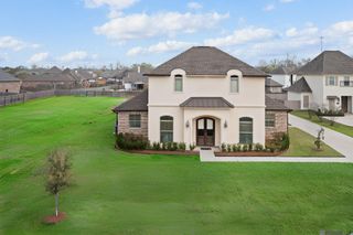 36528 Royal Oak Dr, Prairieville, LA 70769