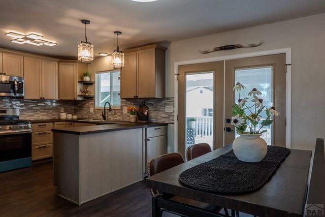 1327 Terry Cir, Pueblo, CO 81005