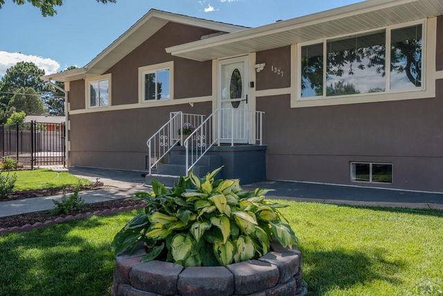 1327 Terry Cir, Pueblo, CO 81005