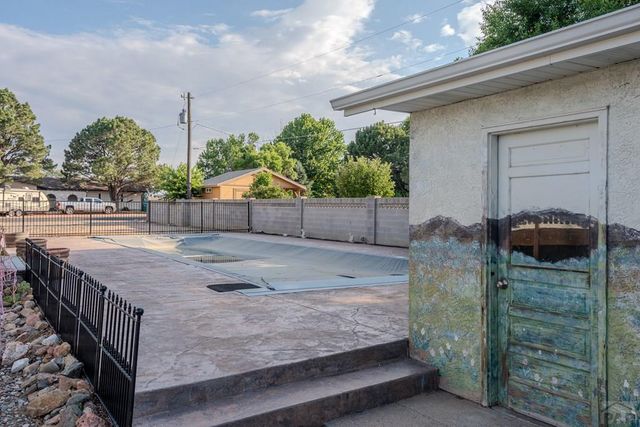 1327 Terry Cir, Pueblo, CO 81005