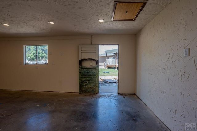 1327 Terry Cir, Pueblo, CO 81005