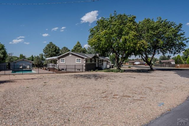 1327 Terry Cir, Pueblo, CO 81005