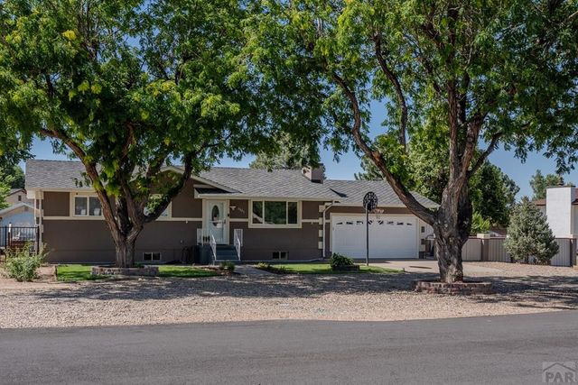 1327 Terry Cir, Pueblo, CO 81005