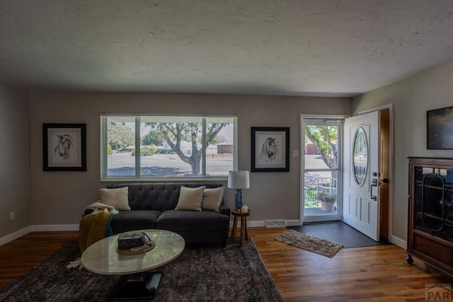 1327 Terry Cir, Pueblo, CO 81005