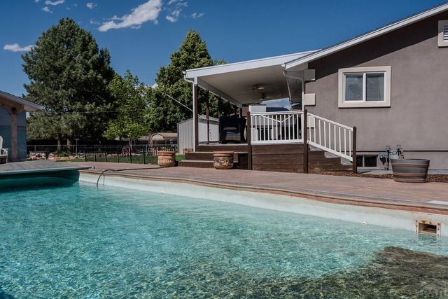 1327 Terry Cir, Pueblo, CO 81005