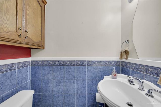 2102 W Mimosa Drive, Weslaco, TX 78596