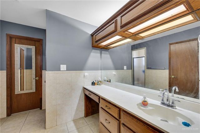 2102 W Mimosa Drive, Weslaco, TX 78596