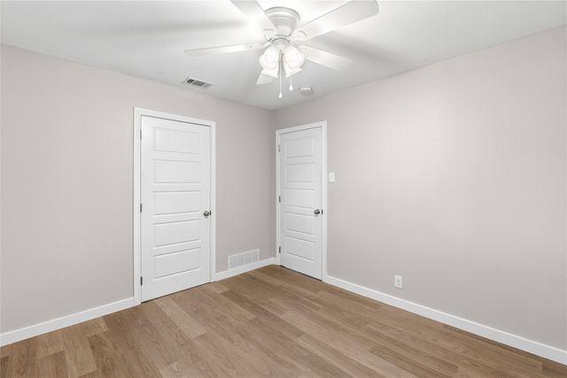 702 Austrian Road, Grand Prairie, TX 75050
