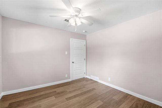 702 Austrian Road, Grand Prairie, TX 75050