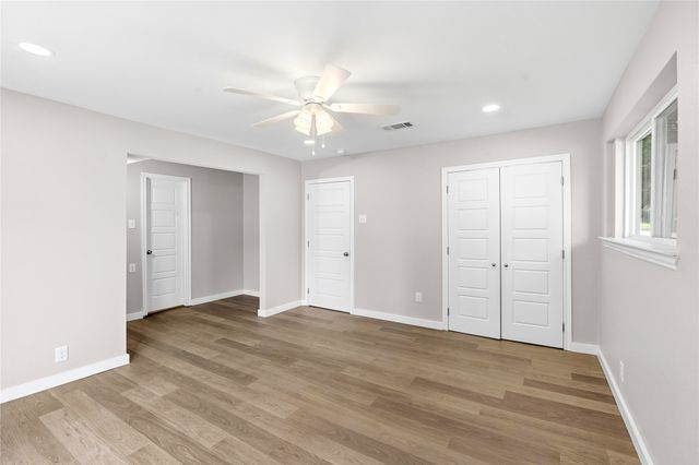 702 Austrian Road, Grand Prairie, TX 75050