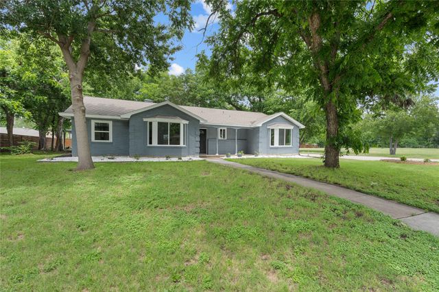 702 Austrian Road, Grand Prairie, TX 75050