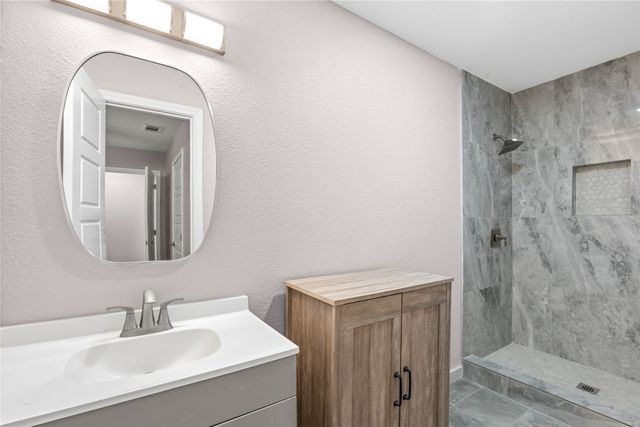 702 Austrian Road, Grand Prairie, TX 75050