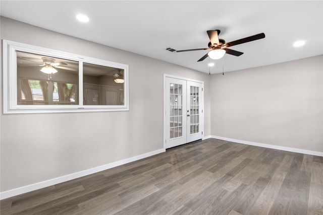 702 Austrian Road, Grand Prairie, TX 75050