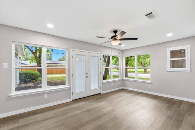 702 Austrian Road, Grand Prairie, TX 75050