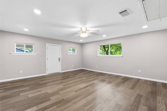702 Austrian Road, Grand Prairie, TX 75050