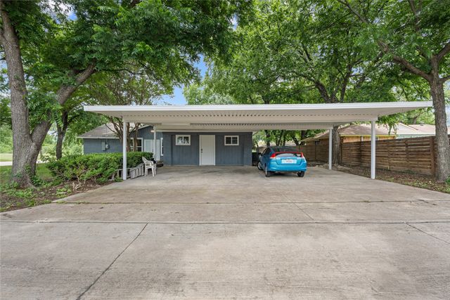 702 Austrian Road, Grand Prairie, TX 75050