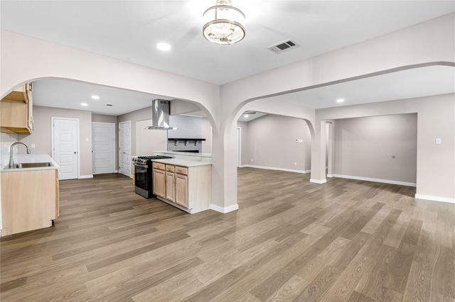 702 Austrian Road, Grand Prairie, TX 75050