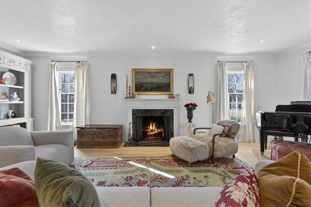 5353 Sunset Drive, Kansas City, MO 64112