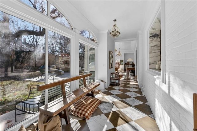 5353 Sunset Drive, Kansas City, MO 64112