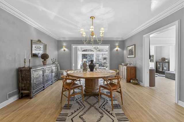 5353 Sunset Drive, Kansas City, MO 64112