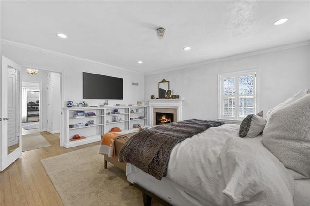 5353 Sunset Drive, Kansas City, MO 64112