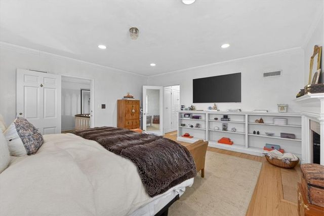 5353 Sunset Drive, Kansas City, MO 64112