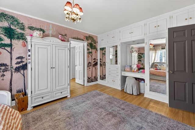 5353 Sunset Drive, Kansas City, MO 64112