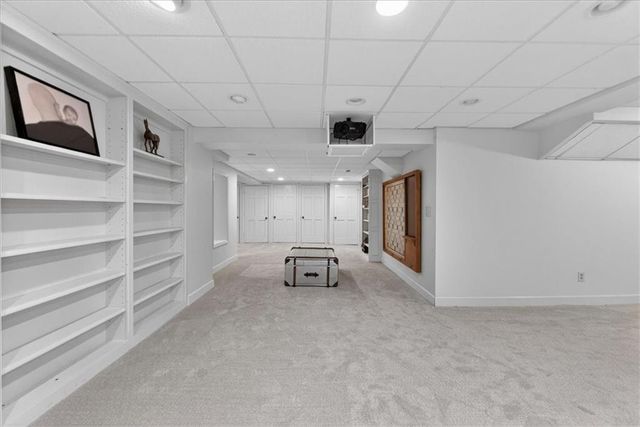 5353 Sunset Drive, Kansas City, MO 64112