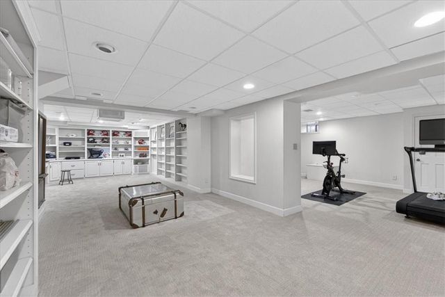 5353 Sunset Drive, Kansas City, MO 64112