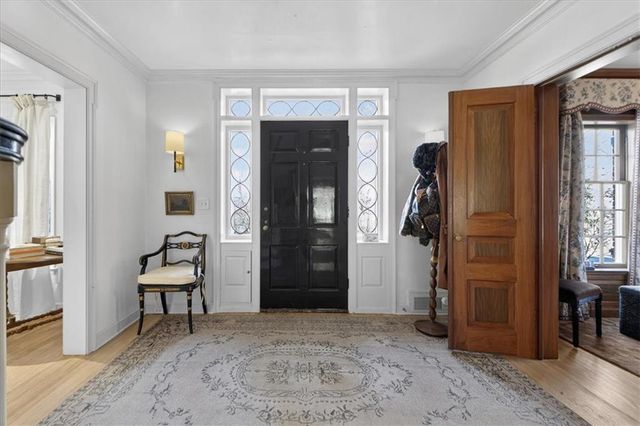 5353 Sunset Drive, Kansas City, MO 64112