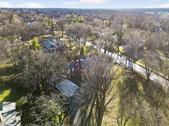 5353 Sunset Drive, Kansas City, MO 64112