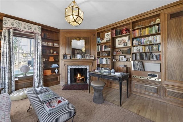 5353 Sunset Drive, Kansas City, MO 64112