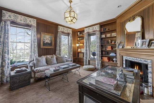 5353 Sunset Drive, Kansas City, MO 64112