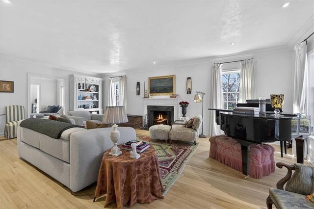 5353 Sunset Drive, Kansas City, MO 64112