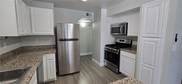 6500 West LAKE MEAD BL Boulevard 204, Las Vegas, NV 89108