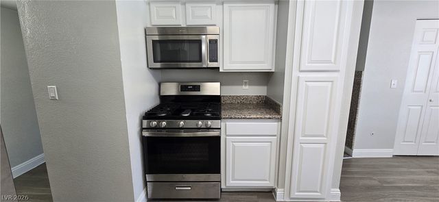 6500 West LAKE MEAD BL Boulevard 204, Las Vegas, NV 89108